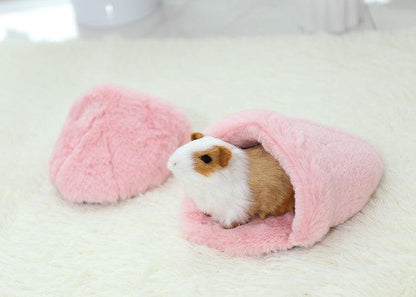 Cozy Critter Haven: Plush Pet Mat for Hamsters, Hedgehogs, Chinchillas, and Rabbits